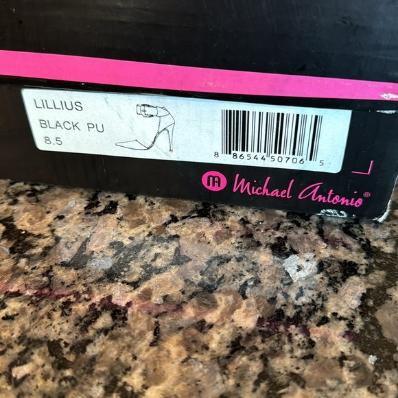 Michael Antonio Lillie’s black strap heel NIB 8.5 - Picture 10 of 11